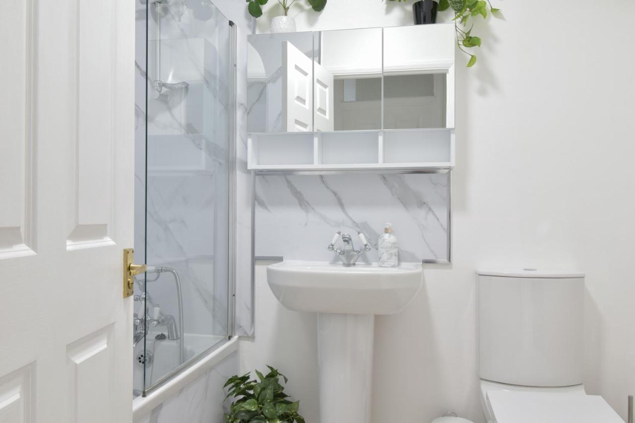 Luxury Spacious 2 Bed Apartment Shilton  Exterior photo
